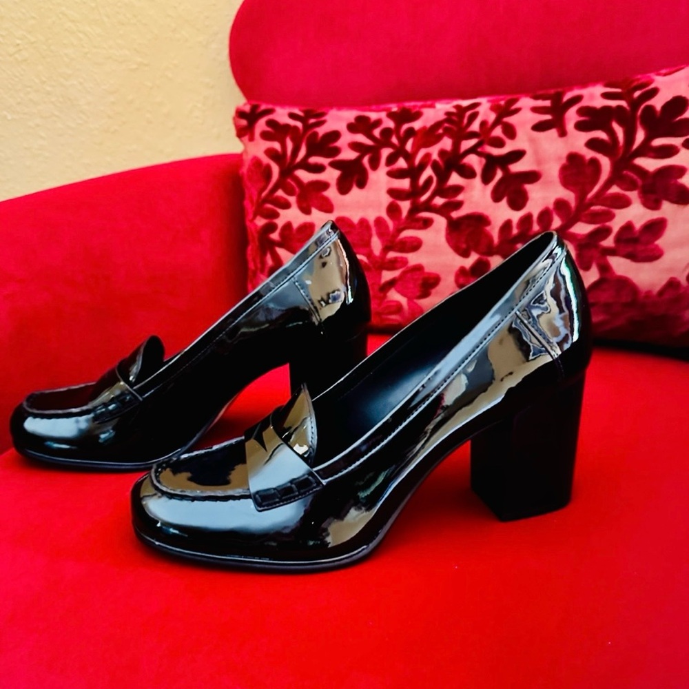 Michael Kors Black Patent Leather Loafers with Heels.